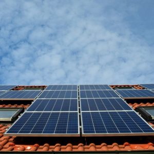 LT Renewables acquires Enerray solar - Roof