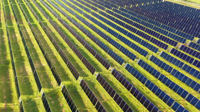 The-McKellar-Solar-Farm-will-be-similar-in-scale-to-Silicon-Ranchs-Lancaster-Solar-Farm-which-supports-Metas-renewable-energy-goals-in-Georgia.-696x392